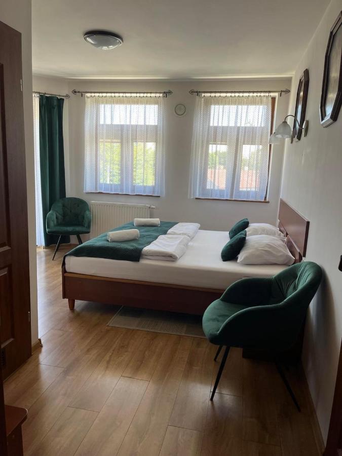 Kamienica Przy Bramie Hotel Opatow  Ngoại thất bức ảnh
