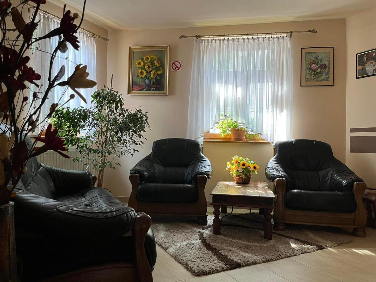 Kamienica Przy Bramie Hotel Opatow  Ngoại thất bức ảnh