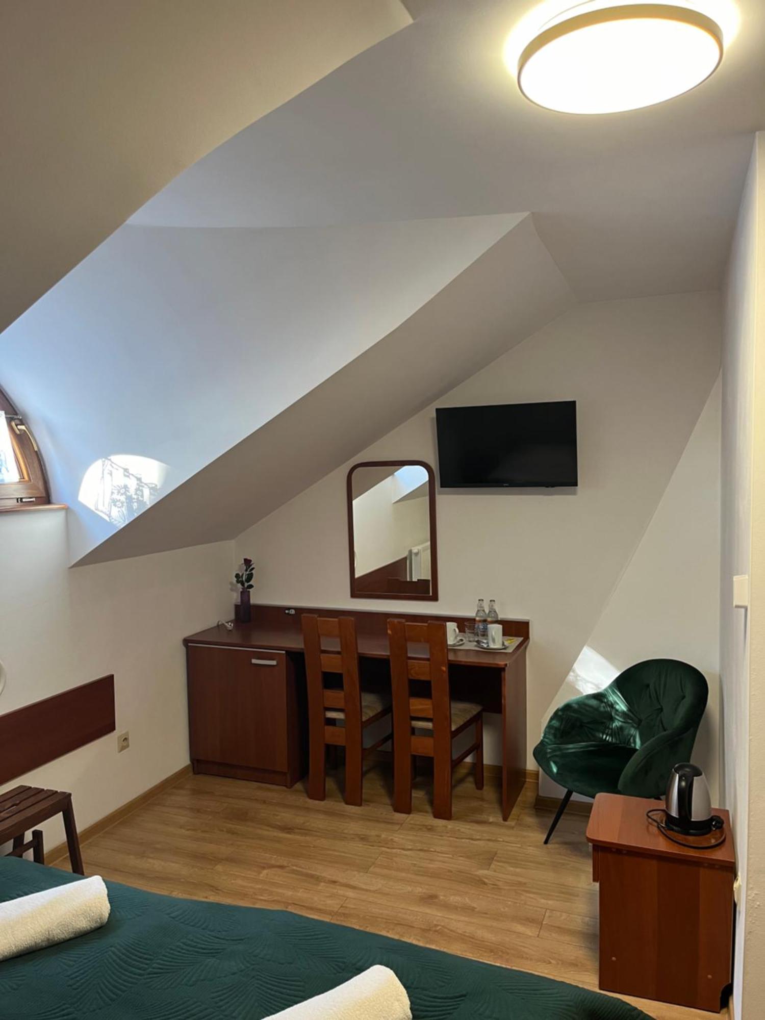 Kamienica Przy Bramie Hotel Opatow  Ngoại thất bức ảnh